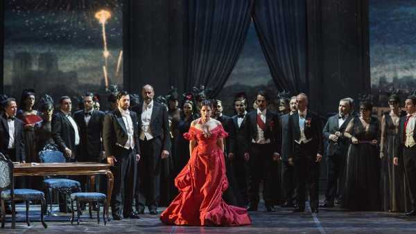 Stasera in TV:"Su Rai5 (canale 23) la Carmen firmata da Emma Dante". Sul podio della Scala Daniel Barenboim