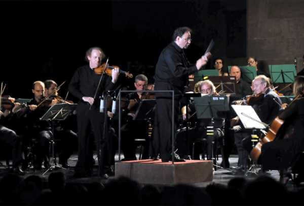 Orchestra da Camera Fiorentina: online Ilya Grubert, concerto per violino e orchestra di Tchaikovsky