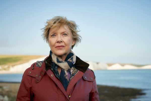 LE COSE CHE NON TI HO DETTO (HOPE GAP) di William Nicholson con Annette Bening, Bill Nighy e Josh O' Connor in prima visione sulle principali piattaforme video on demand