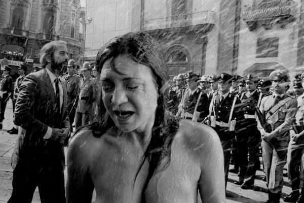 CRUMB GALLERY Firenze riapre al pubblico con la mostra di LETIZIA BATTAGLIA "Corpo di donna"