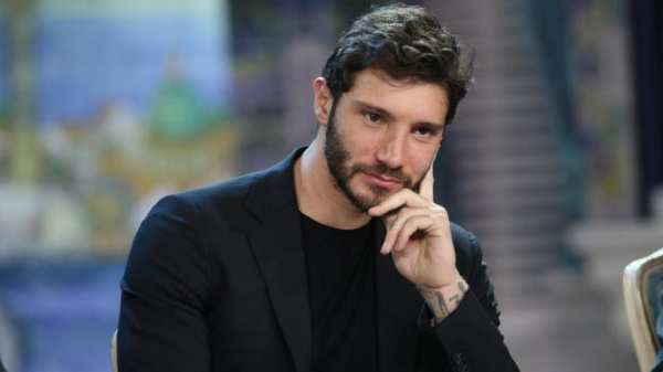 Stasera in TV: "Su Rai2 Stasera tutto è possibile". Serata a tema "sport" con Stefano De Martino e tanti ospiti Stasera in TV: "Su Rai2 Stasera tutto è possibile". Serata a tema "sport" con Stefano De Martino e tanti ospiti