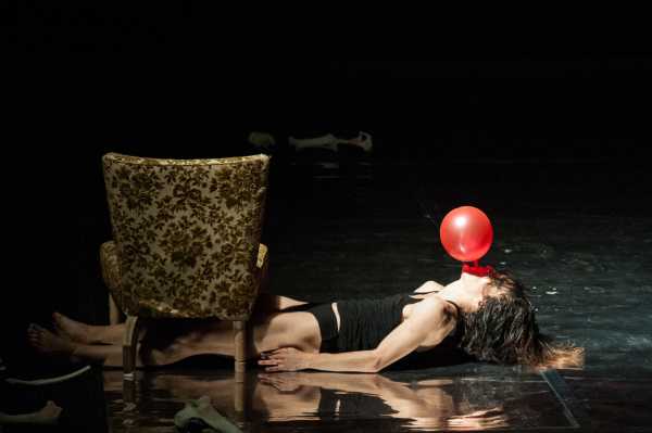 INTERPLAY 20/20: "Sopra di me il diluvio" di Compagnia Enzo Cosimi e "Young Blood" di Arnau Perez. Sui social e il sito del festival