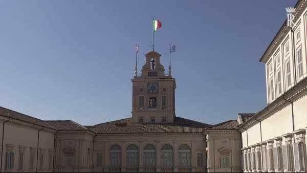 Oggi in TV: "In diretta dal Quirinale il concerto per la Festa della Repubblica". Daniele Gatti dirige l'Orchestra dell'Opera di Roma per un omaggio alle vittime del Covid-19