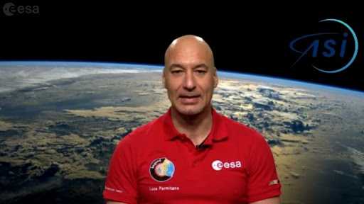 Il video di LUCA PARMITANO a Vieni Da Me su RAI1: “Sono un privilegiato ma non smetto di sognare: voglio andare sulla Luna”