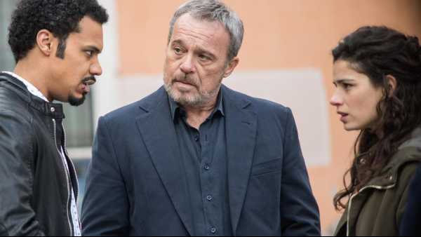 Stasera in TV: "Ultimo appuntamento su Rai1 con "Nero a metà"". Carlo Guerrieri riuscirà a dimostrare la sua innocenza?