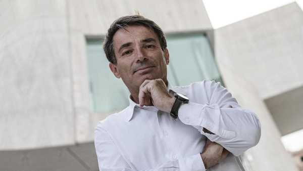 Stasera in TV: "Petrolio-Antivirus in prima serata su Rai2". Dalla fine del lockdown all'America in fiamme