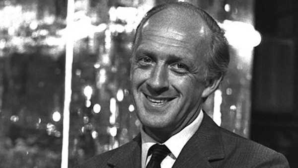 Stasera in TV: "Su Rai3 le "Storie della tv" ". Raimondo Vianello, la fantasia al potere