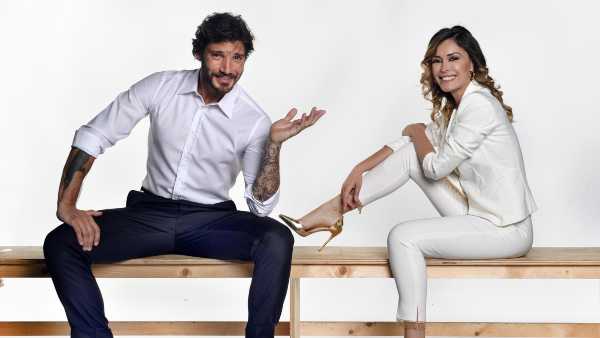 Stasera in TV: "La follia è il tema della terza puntata di Made In Sud". Lo show comico della prima serata del lunedì di Rai2