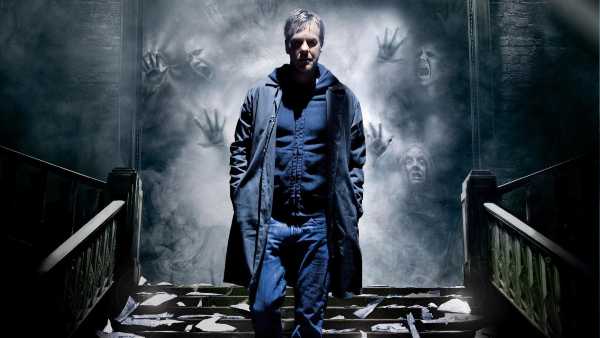 Stasera in TV: ""Riflessi di paura" su Rai4 (canale 21)". L'horror firmato da Alexandre Aja con Kiefer Sutherland