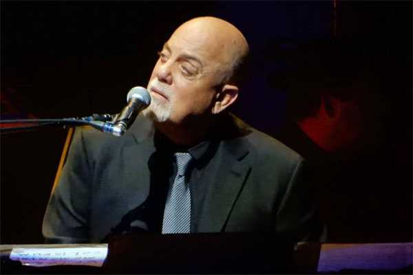 Stasera in TV: ""Ghiaccio bollente": musica e guerra fredda". Su Rai5 (canale 23) "Billy Joel. The Bridge To Russia"