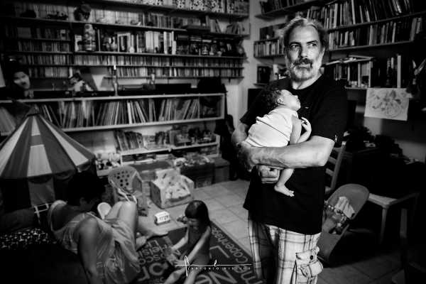 STORIE DI ÀNCORE (Durante il lockdown, il progetto del fotografo fiorentino Antonio Viscido. Decine di storie raccontate attraverso le immagini