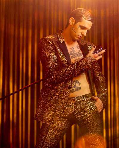 ACHILLE LAURO: ecco il videoclip di "BAM BAM TWIST" con Claudio Santamaria e Francesca Barra