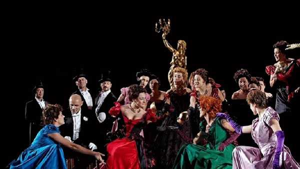 Stasera in TV: "Su Rai5 (canale 23) la "Traviata" con Mariella Devia". In prima serata il capolavoro di Verdi dallo Sferisterio di Macerata
