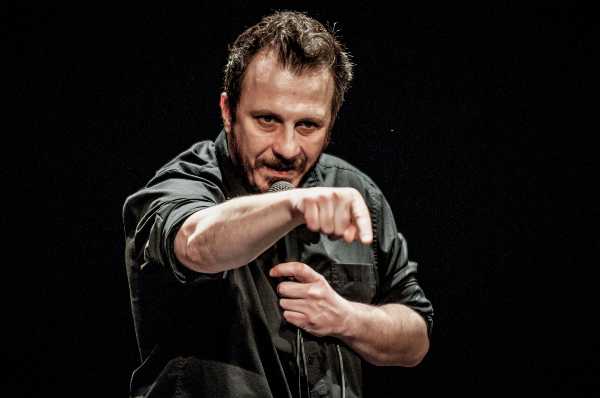 All’ARENA MILANO EST arriva la stand up comedy. Stasera Giorgio Montanini sarà…"Come Britney Spears. Version Covid 19"