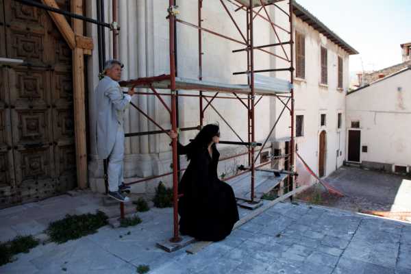 Bucci e Sgrosso chiudono la stagione del Teatro No'hma