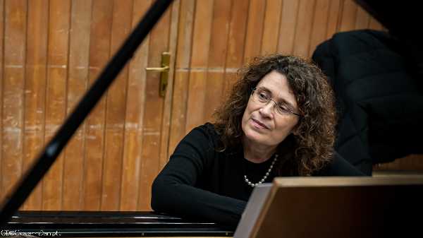 Maria Grazia Bellocchio in concerto per Vapore d'Estate, tra fuoco e mare