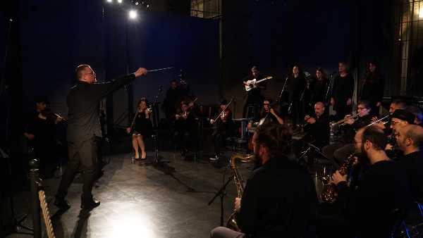 Roberto Bonati dirige il Chironomic Ensemble nella colonna sonora de "Il crollo della casa Usher"