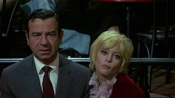 Stasera in TV: Su Rai Movie  "Fiore di cactus" - Una divertente commedia con Walter Matthau, Ingrid Bergman e Goldie Hawn