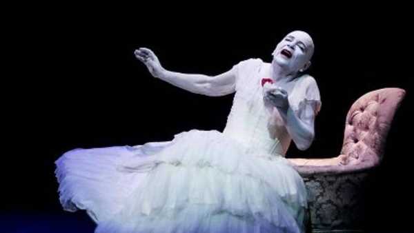 Stasera in TV: Lindsay Dances - Il teatro e la vita secondo Lindsay Kemp su Rai1 - Speciale Tg1 e Rai Cultura per un documentario di Rita Rocca