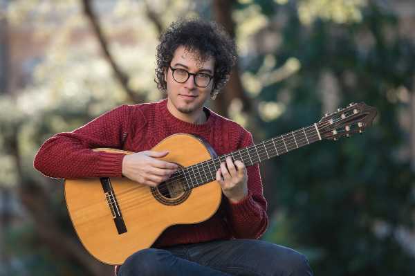 La chitarra di Andrea De Vitis a Caiazzo per SUMMER CONCERT 2020