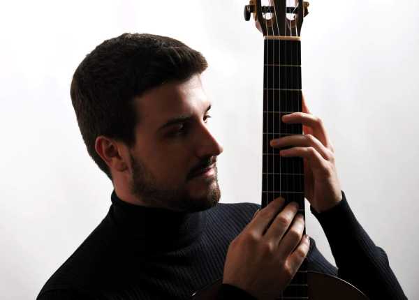 La chitarra di Domenico Mottola per SUMMER CONCERT 2020 La chitarra di Domenico Mottola per SUMMER CONCERT 2020