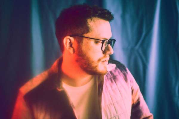 SAM FISHER: esce oggi l'EP "HOMEWORK" con i due nuovi brani "READY" E "PEOPLE I DON'T KNOW"
