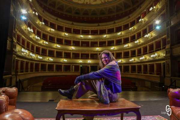 Silvia Siravo interpreta Io nel “Prometeo” per la regia di Patrick Rossi Gastaldi