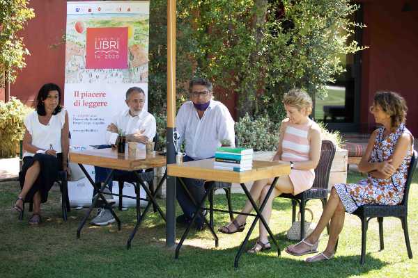 Manca pochissimo all’inizio di Capalbio Libri, la rassegna sul piacere di leggere