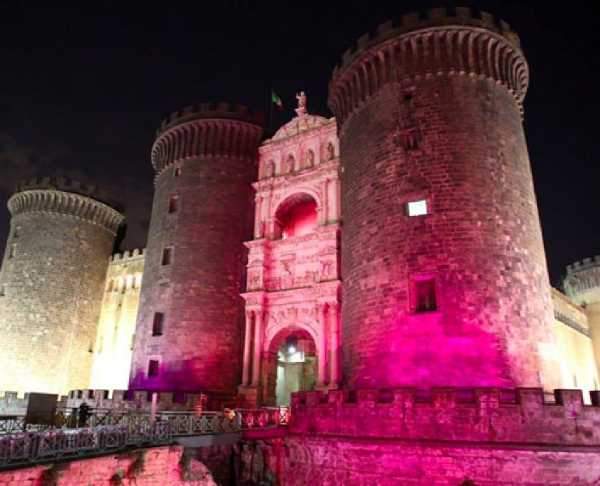 Al Maschio Angioino di Napoli una nuova edizione del Festival Ridere: in programma spettacoli gratuiti tra musica, comicità e cabaret