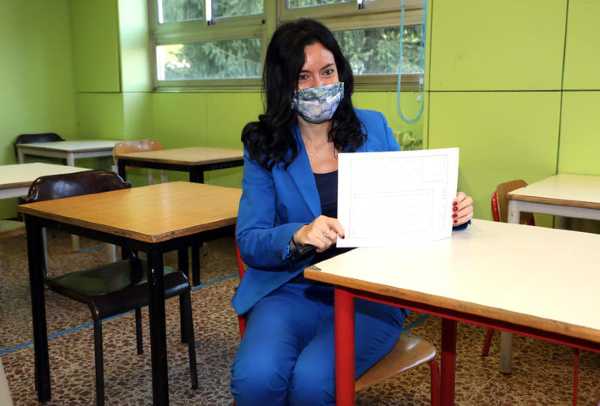 Scuola, dall’help desk alle modalità di ingresso e uscita, all’igienizzazione degli spazi: firmato il Protocollo di sicurezza per la ripresa di settembre