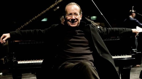 Per lo spazio dedicato alla musica contemporanea, Rai Cultura propone il lavoro di Ivan Fedele “Words and Music” per due attori e ensemble, su un testo di Samuel Beckett. Eseguito al Teatro Studio Borgna dell'Auditorium Parco della Musica in Roma, il concerto è proposto sabato 26 settembre alle 23.45 su Rai5. Personaggi e interpreti: Croack (Anthony Souter) e Words (Nicholas Hunt). Regia teatrale di Nicholas Hunt e Anthony Souter. Il Parco della Musica Contemporanea Ensemble è diretto da Tonino Battista. Regia tv di Daniele De Plano.