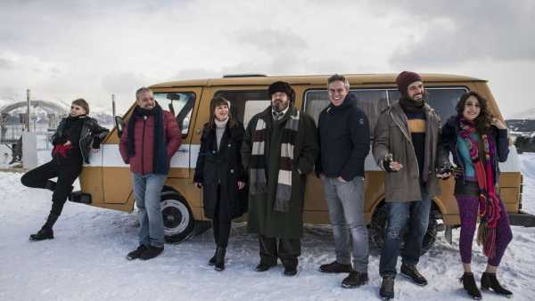 Stasera in TV: Su Rai1 "Hotel Gagarin" - In prima visione il film con Claudio Amendola e Luca Argentero