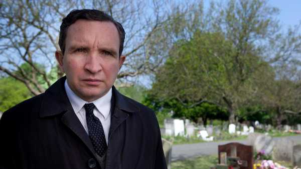 Stasera in TV: Rai Movie per Venezia 77 con "Still Life"- "Storia d'amore" e il "Venezia Daily"
