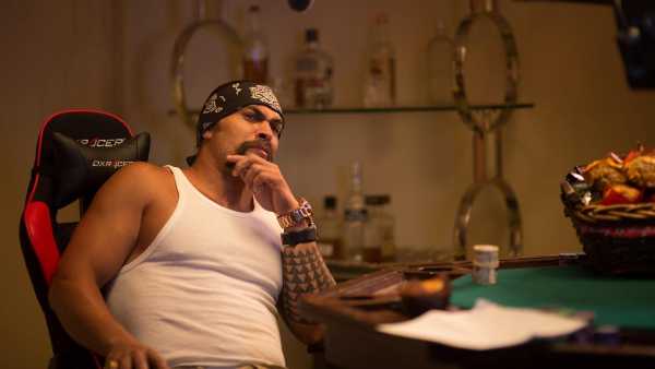 Stasera in Tv: Su Rai4 "C'era una volta Los Angeles" - Una commedia tutta da ridere con Bruce Willis, Jason Momoa e John Goodman