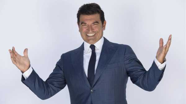 Stasera in TV: Su Rai2 secondo appuntamento con "Boss in Incognito" condotto da Max Giusti - Protagonista della puntata Carlo De Riso, amministratore di Costieragrumi