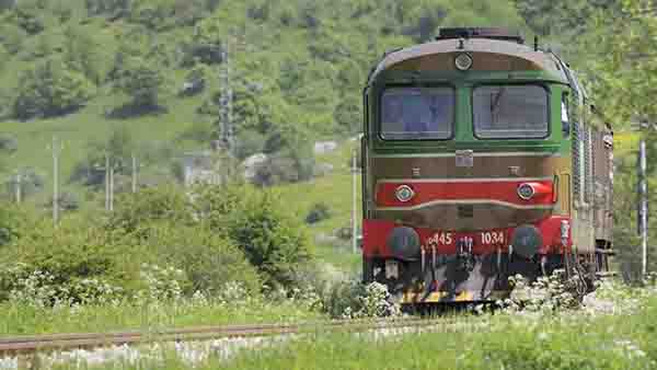 Oggi in Radio: Su RadioLive a "Stazioni d'Italia" la Transiberiana Italiana - Con Valentina Lo Surdo in partnership con Ferrovie dello Stato