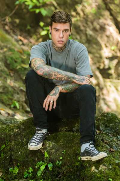 FEDEZ - Disponibile il presave del nuovo singolo "BELLA STORIA"