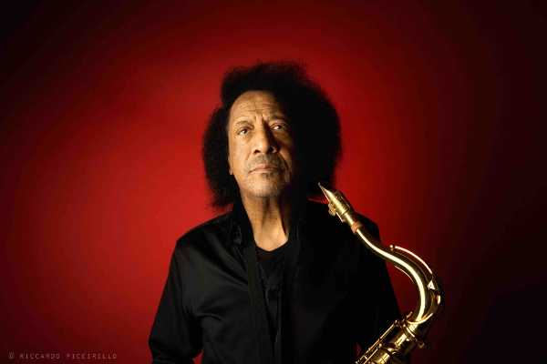 JAMES SENESE NAPOLI CENTRALE in concerto a Roma