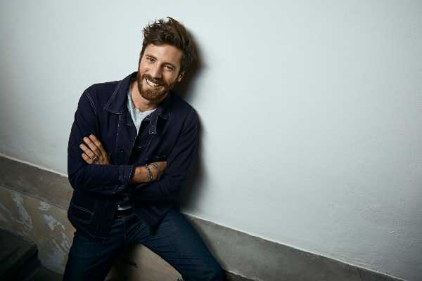 VH1: NICOLO DE DEVITIIS presenta lo speciale TOP CHART #BESTOF20 SUMMER