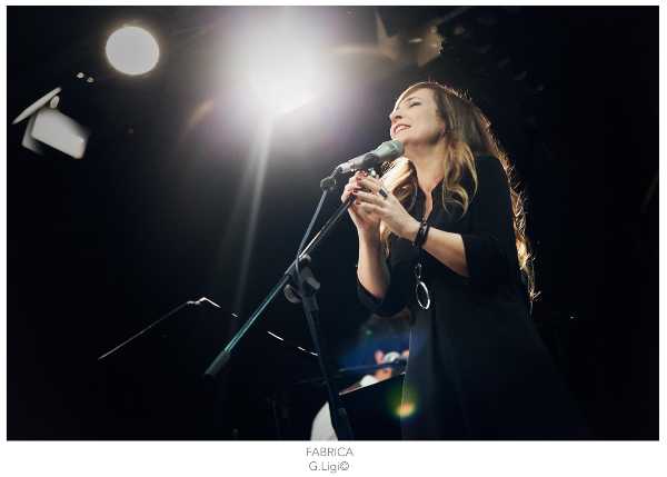 Omaggio a Nino Rota nel centenario felliniano ai Giardini della Filarmonica con la cantante Raffaella Misiti e il suo ensemble