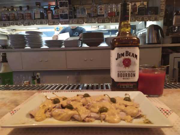 Il drink: CAPPERI E PIPA di Francesco Pinto, responsabile sala e bar del Caramella, Cucina - pizza & bere bene di Roma