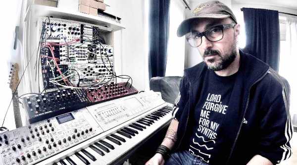 "Cosa potrebbe mai andare storto", il nuovo album di SIMONE CICCONI