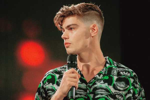 Il cantautore ENEA VLAD opening act dei concerti milanesi di CHIARA GALIAZZO e PIERDAVIDE CARONE