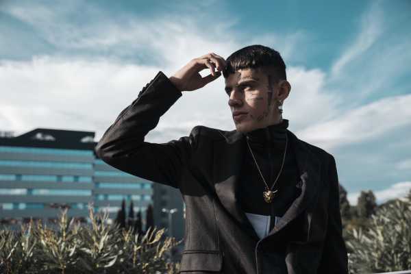 Young Signorino: il 2 ottobre il nuovo singolo Fumo e Fuggo. L'album CALMO arriverà il 6 novembre.