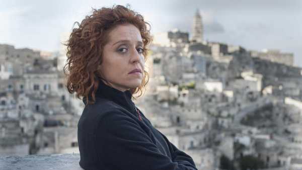 Stasera in Tv: Ultimo episodio di "Imma Tataranni – Sostituto Procuratore" - Con Vanessa Scalera nei panni del magistrato più ironico ed eccentrico della tv