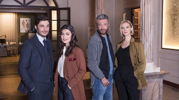 Stasera in TV: "L'Allieva 3" tra il "giallo e il rosa" su Rai1 - Con Alessandra Mastronardi, Lino Guanciale, Sergio Assisi e Antonia Liskova