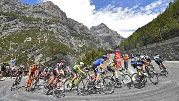 Oggi in Radio: Tutto il calcio minuto per minuto, il Giro d'Italia, la Moto Gp, la Formula1 e il Sei nazioni di Rugby nel weekend sportivo di Radio1