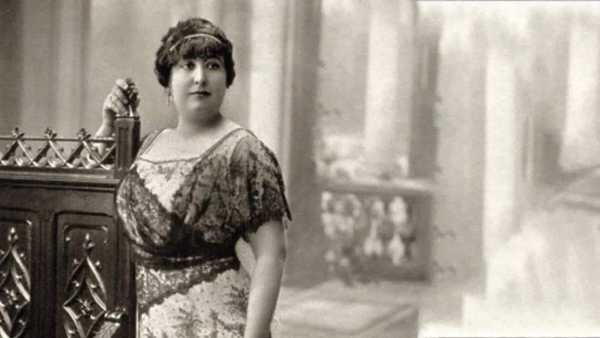 Stasera in TV: Lady travellers: Carmen De Burgos - Su Rai Storia (canale 54) la prima donna reporter di guerra