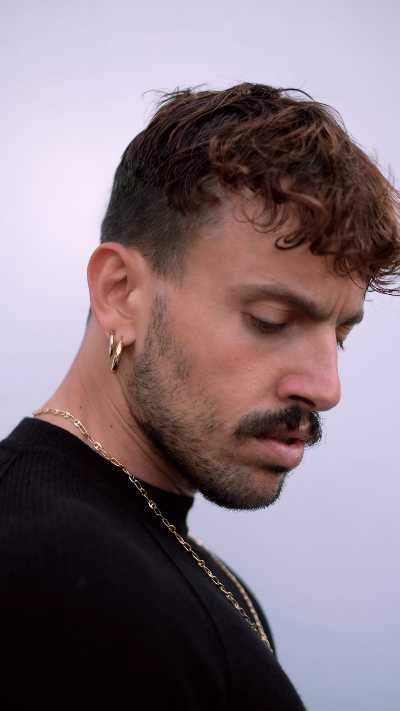 Ecco il video del nuovo singolo di AIELLO, “CHE CANZONE SIAMO”