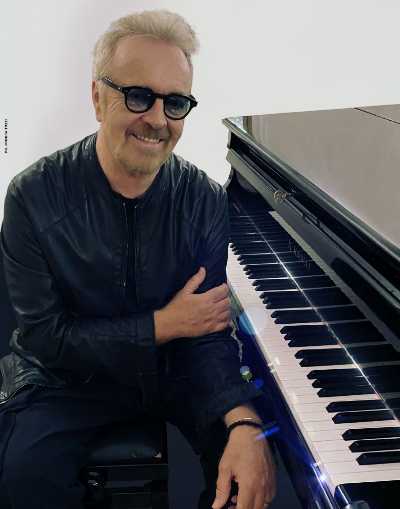 UMBERTO TOZZI: torna dal vivo a dicembre con "SONGS", speciali concerti in acustico nelle principali città italiane. Ecco come comprare i biglietti in prevendita